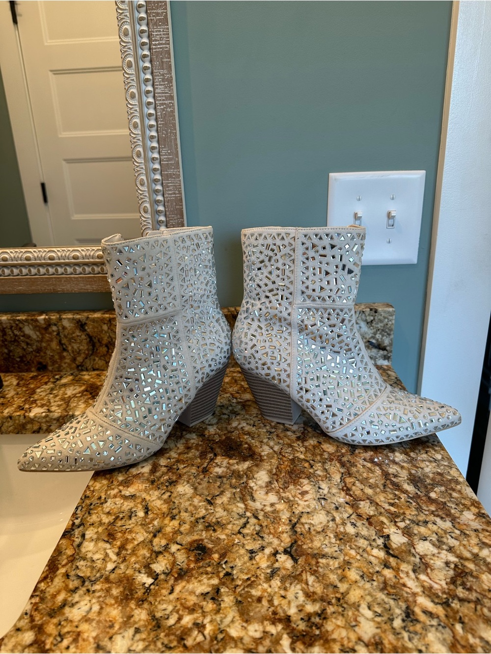 Laser-Cut Pointed Toe Ankle Boots in Light Gray